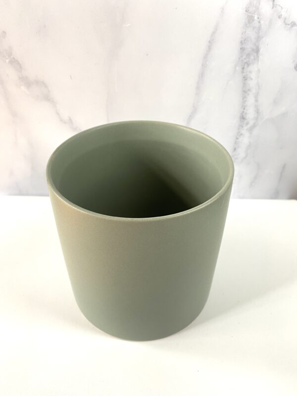 Light green oblique pot